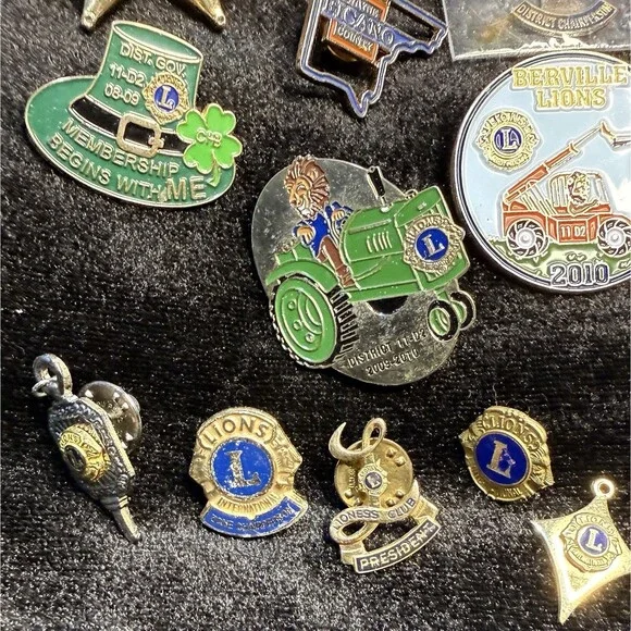 Vintage Lot of 23+ Lions Club Lapel Pins Miscellaneous From Various States - Picture 3 of 12